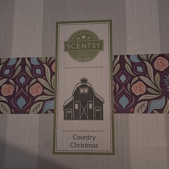 Retired Scentsy Christmas Barn 🎄 - Picture 7 of 7